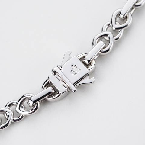 Clasp reverse with engraved A Jewellers logo